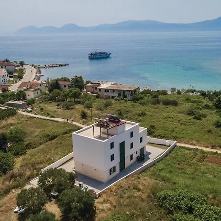 Villa Sucuraj * Sucuraj