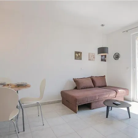 Apartment Villa Sucuraj