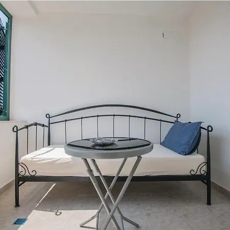 Apartment Villa Sucuraj