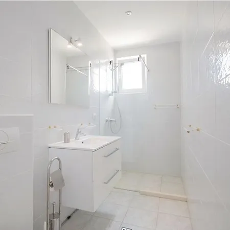 Apartment Villa Sucuraj