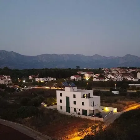 Apartment Villa Sucuraj Sucuraj